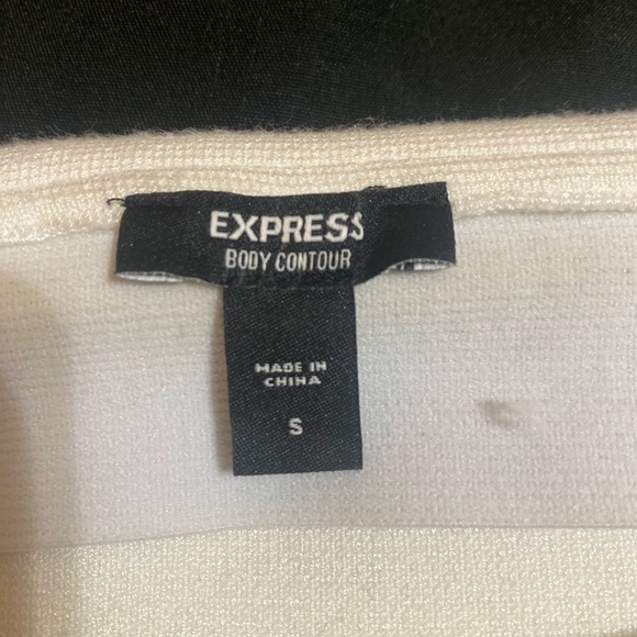 EXPRESS: BODY CONTOUR RUFFLE PENCIL SKIRT - Picture 4 of 4